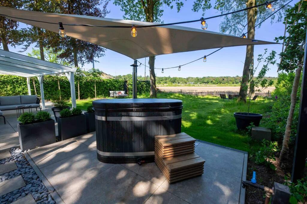 86, Bed & Outdoor Wellness - Sauna, Hottub, Icebath & Outdoor Shower Included! Oisterwijk Exterior photo
